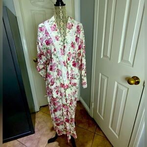 Vintage Victoria’s Secret gold label floral robe NOS size PETITE SMALL